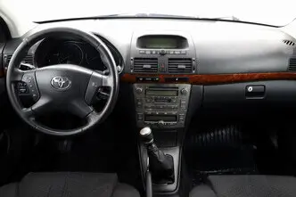 Toyota Avensis, 2.2, 110 kW, diesel, manual, front-wheel drive