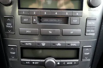 Toyota Avensis, 2.2, 110 kW, diesel, manual, front-wheel drive