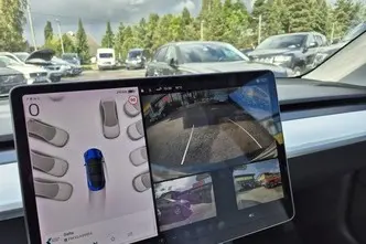 Tesla Model 3, 225 kW, elekter, automaat, tagavedu