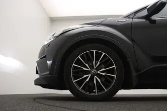 Toyota C-HR, 1.8, 72 kW, hybrid, automatic, front-wheel drive