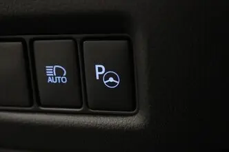 Toyota C-HR, 1.8, 72 kW, hybrid, automatic, front-wheel drive