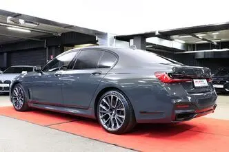BMW 750, 4.4, 390 kW, bensiin, automaat, nelikvedu