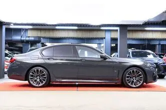 BMW 750, 4.4, 390 kW, bensiin, automaat, nelikvedu