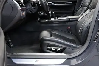 BMW 750, 4.4, 390 kW, bensiin, automaat, nelikvedu