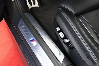 BMW 750, 4.4, 390 kW, bensiin, automaat, nelikvedu