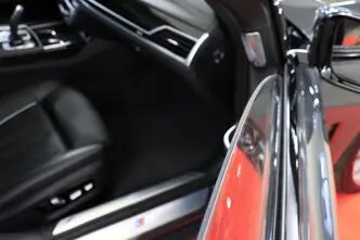 BMW 750, 4.4, 390 kW, bensiin, automaat, nelikvedu