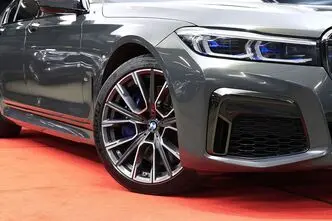 BMW 750, 4.4, 390 kW, bensiin, automaat, nelikvedu