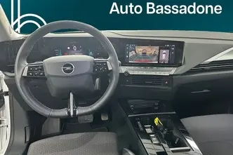 Opel Astra, 1.2, 100 kW, гибрид, автомат, передний привод