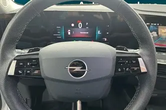 Opel Astra, 1.2, 100 kW, гибрид, автомат, передний привод