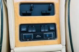 Bentley Turbo R, bensiin, automaat, tagavedu