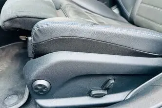 Mercedes-Benz C 300, pistikhübriid, automaat, tagavedu