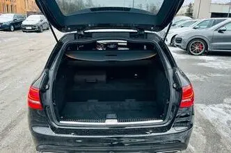 Mercedes-Benz C 300, pistikhübriid, automaat, tagavedu
