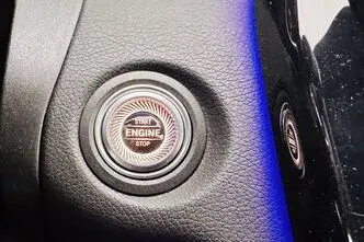 Mercedes-Benz C 300, pistikhübriid, automaat, tagavedu