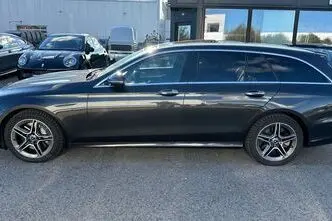 Mercedes-Benz E 300, plug-in hybrid, automatic, rear-wheel drive