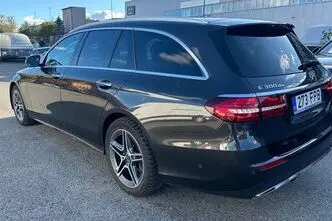 Mercedes-Benz E 300, plug-in hybrid, automatic, rear-wheel drive
