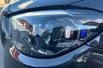 Mercedes-Benz E 300, plug-in hybrid, automatic, rear-wheel drive