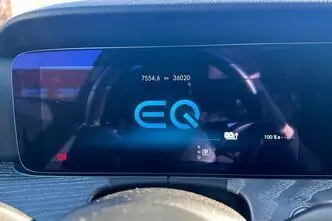 Mercedes-Benz E 300, plug-in hybrid, automatic, rear-wheel drive
