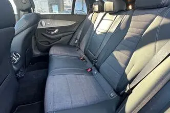Mercedes-Benz E 300, plug-in hybrid, automatic, rear-wheel drive