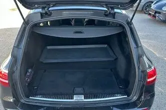 Mercedes-Benz E 300, plug-in hybrid, automatic, rear-wheel drive