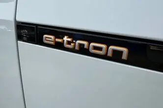 Audi e-tron, elekter, automaat, nelikvedu