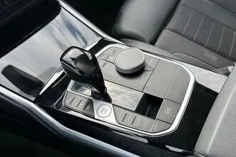 BMW 330, pistikhübriid, automaat, nelikvedu