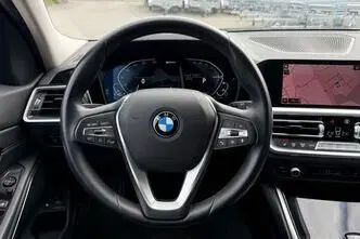 BMW 330, pistikhübriid, automaat, nelikvedu