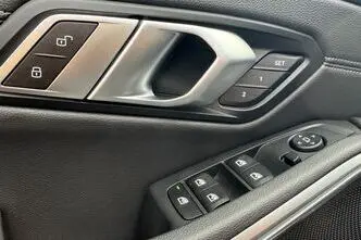 BMW 330, pistikhübriid, automaat, nelikvedu