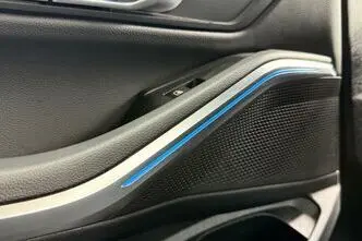 BMW 330, pistikhübriid, automaat, nelikvedu