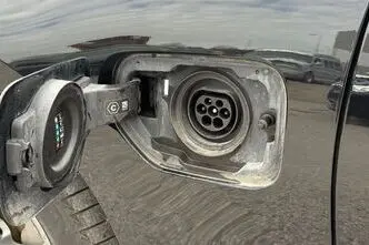 BMW 330, pistikhübriid, automaat, nelikvedu