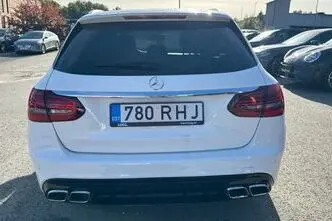 Mercedes-Benz C 180, bensiin, automaat, tagavedu