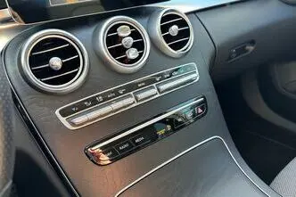 Mercedes-Benz C 180, bensiin, automaat, tagavedu