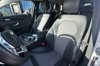Mercedes-Benz C 180, bensiin, automaat, tagavedu