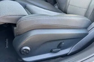 Mercedes-Benz C 180, bensiin, automaat, tagavedu