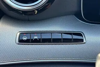 Mercedes-Benz E 400, bensiin, automaat, nelikvedu
