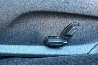 Mercedes-Benz E 400, bensiin, automaat, nelikvedu