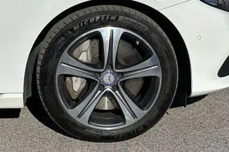 Mercedes-Benz E 400, bensiin, automaat, nelikvedu