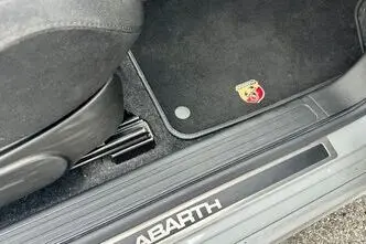 Fiat 500, bensiin, manuaal, esivedu