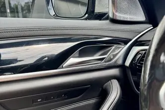 BMW M550, 4.4, 340 kW, bensiin, automaat, nelikvedu