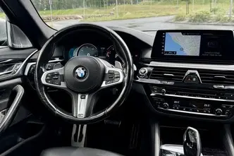 BMW M550, 4.4, 340 kW, bensiin, automaat, nelikvedu