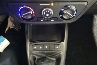 Hyundai i10, 1.0, 46 kW, бензин, механическая, передний привод