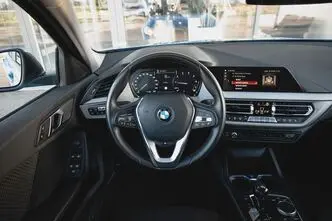 BMW 118, 1.5, 103 kW, petrol, automatic, front-wheel drive