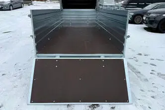 Tiki Treiler 400 PRO keevis suure tagaluugi ja kõrgendustega