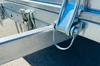 Tiki Treiler Keevis 350-LH 3.5x1.5 Plastkaanega kastihaagis