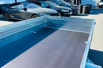 Tiki Treiler Keevis 350-LH 3.5x1.5 Plastkaanega kastihaagis