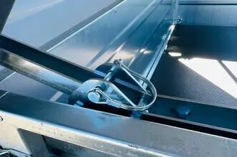 Tiki Treiler Keevis 350-LH 3.5x1.5 Plastkaanega kastihaagis