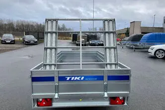 Tiki Treiler 3x1.5 keevisraamil haagis pealesõidutee rambiga