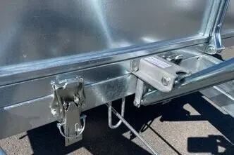 Tiki Treiler Keevis 300-DLBH Pidurid + kaanega kastihaagis