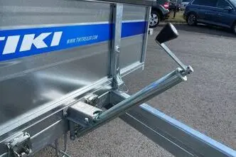 Tiki Treiler CP300-DLBH Piduritega Topeltsild haagis