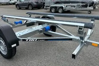 Tiki Treiler Paadihaagis siinidega 4.6 m paadile