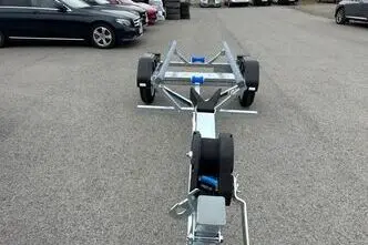 Tiki Treiler Paadihaagis siinidega 4.6 m paadile